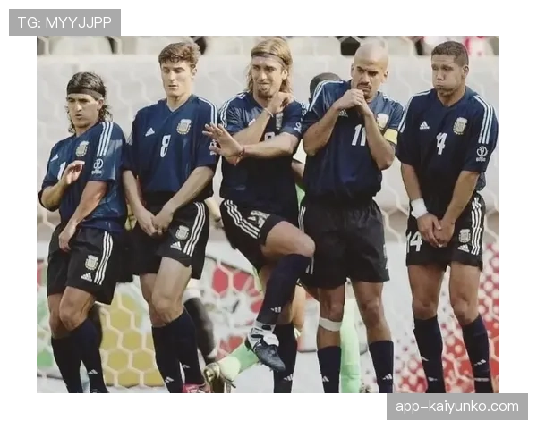 人墙规则：防守方排人墙时必须退足9.15米，否则裁判可重罚任意球