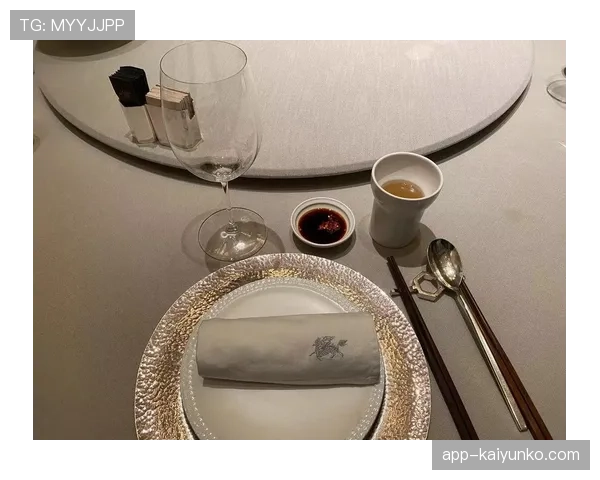 张志磊在家吃顿饭，比普通人一个月工资还贵